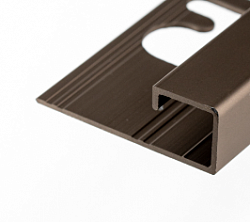 Порожек окантовочный 
Цвет - чёрный (RAL 9005) 
Длина: 2500 мм

